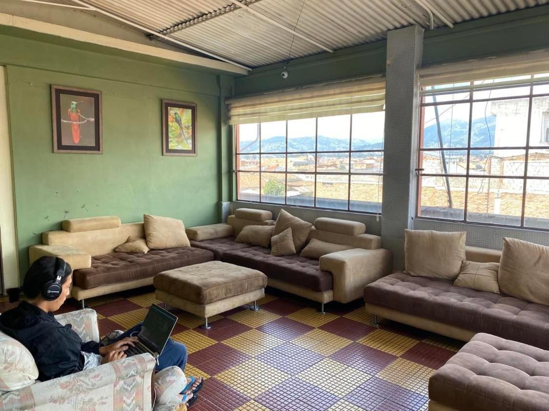 Check Inn Bed And Breakfast Cuenca Exteriör bild