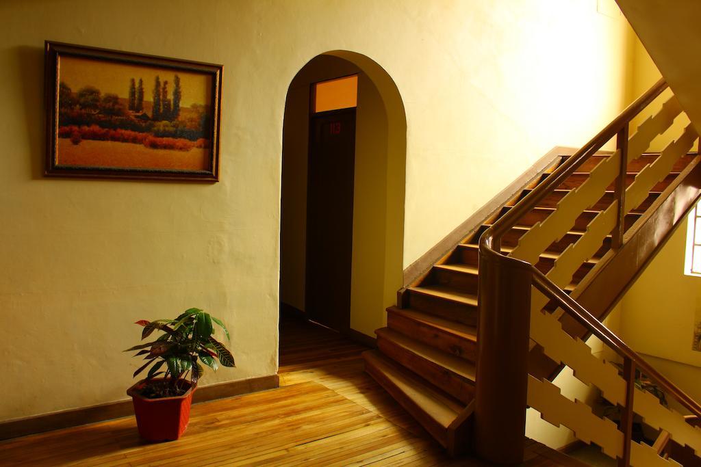 Check Inn Bed And Breakfast Cuenca Exteriör bild