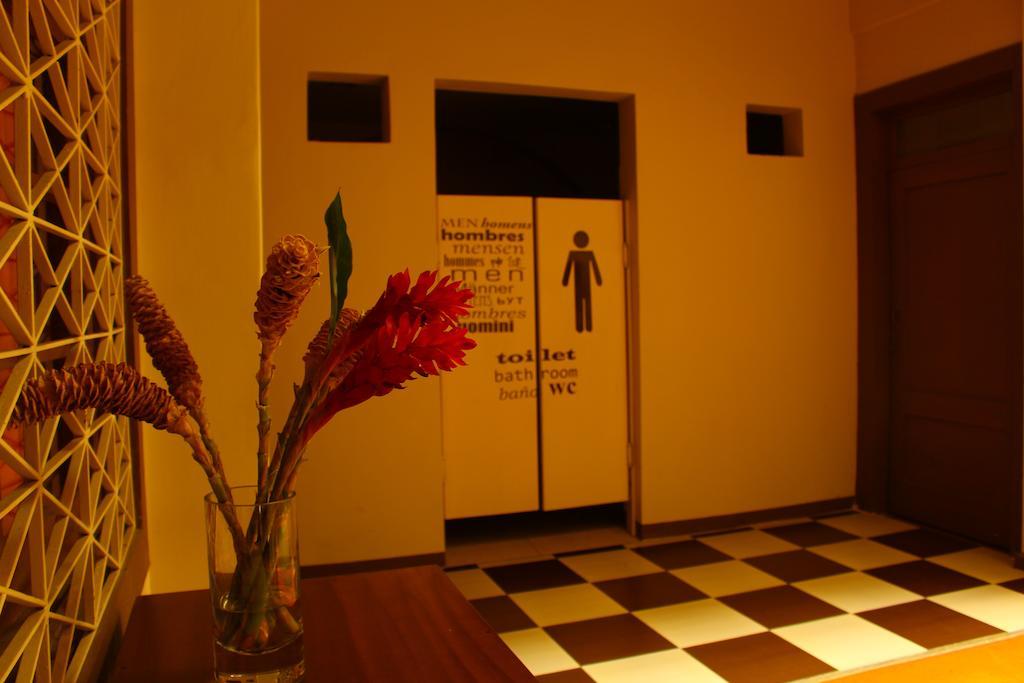 Check Inn Bed And Breakfast Cuenca Exteriör bild